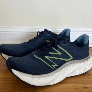 New Balance Fresh Foam More V4 / size: 10.5 mens